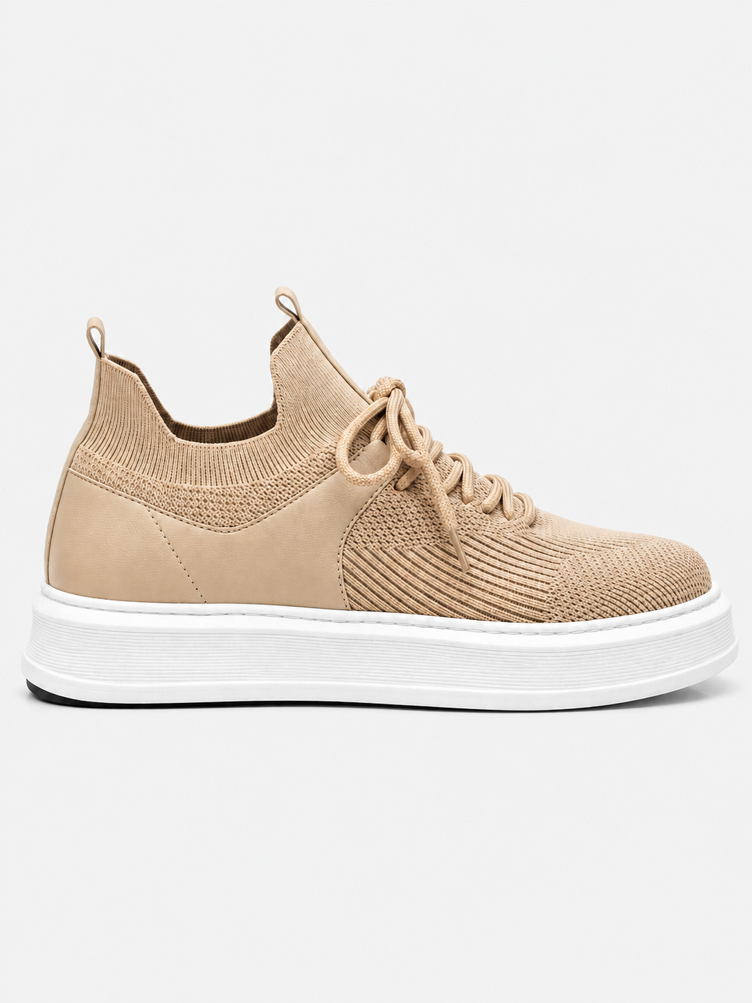 Madrid Beige White casual sneaker in beige by Apollo Moda